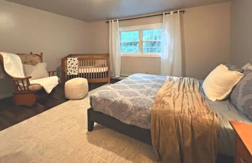Farrandsville Maison | Take a hike. Make smores. Relax inside. Everything you want; right here!
