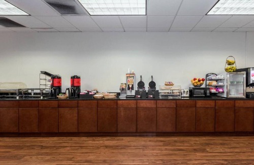 Tallahassee Maison | Take a Stroll at Myers Park! Relaxing Stay! Pets Allowed!