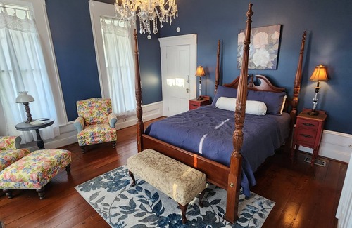Jacksonville Lit Et Petit-Déjeuner | Take a trip back in time and stay at the Larissa House Inn!