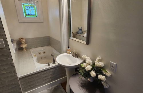 Jacksonville Lit Et Petit-Déjeuner | Take a trip back in time and stay at the Larissa House Inn!