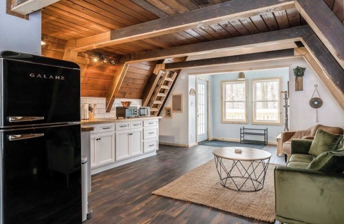 Centerville Cabine | Take it easy at this unique and tranquil getaway.