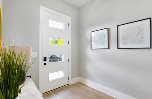 Hadley - Washington Maison | Taking Care of Business