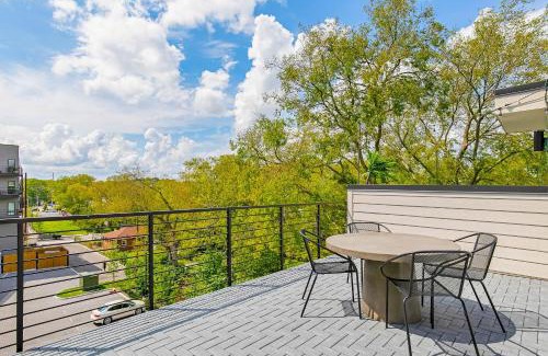 Hadley - Washington Maison | Taking Care of Business