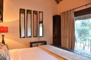 Eston Cabine | Tala Collection Game Reserve