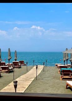 Sakës Appartement | Tale beachfront flat