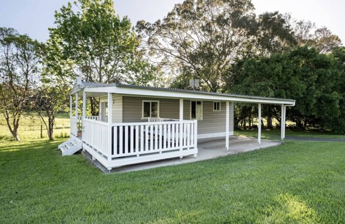 Foxground Cabine | Tall Fig BnB Entire guesthouse in Foxground, Australia