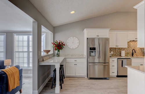 Thomasville Maison | Tall Timbers Waterfront Oasis: 3BR / 2 BATH Retreat with Garage