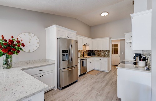 Thomasville Maison | Tall Timbers Waterfront Oasis: 3BR / 2 BATH Retreat with Garage