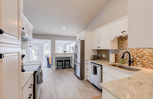 Thomasville Maison | Tall Timbers Waterfront Oasis: 3BR / 2 BATH Retreat with Garage