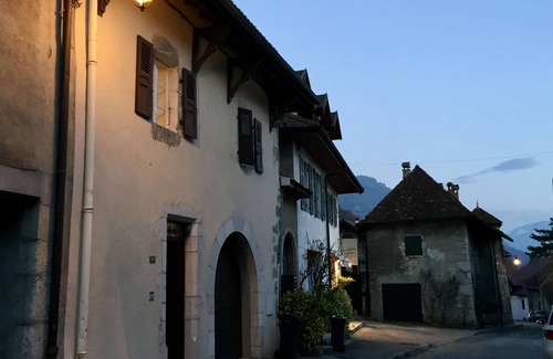 Talloires-Montmin Maison | Maison de village de Talloires - parfaitement située. Balade jusqu'au lac d'Annecy. 8 couchages.