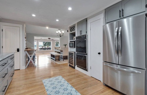 Quincy Maison | Talquin Time: Lakefront - Dock - Pool Table
