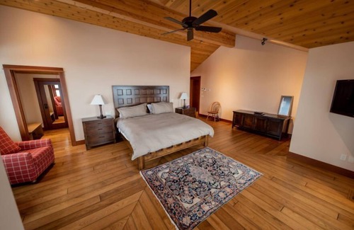 Revelstoke Cabine | Tamarack Lodge: Luxury Timber Frame Ski Lodge at Mountain Resort