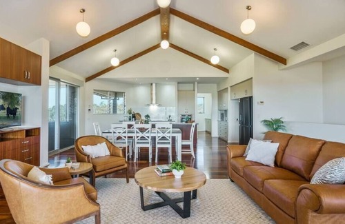 Tamborine Maison | Tamborine Dreaming - Farm Stay | Pool | Views
