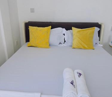 Mombasa Appartement | TamuTides Studio Cozy and Work -Friendly Stay in Nyali