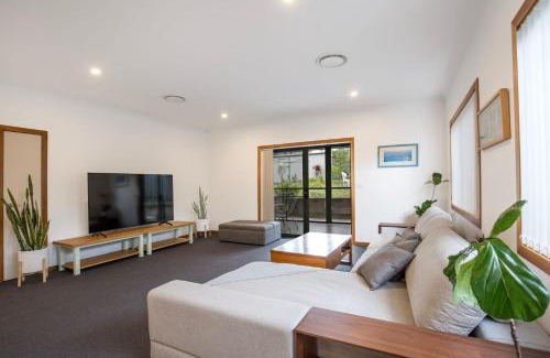 Sanctuary Point Maison | Tangerine - Pet Friendly - 3 Mins Walk to Beach