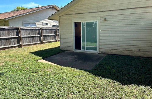 Tanglewood Forest Maison | Tanglewood Forest Best Kept Secret, 2BR/2BA,1 Car/garage!