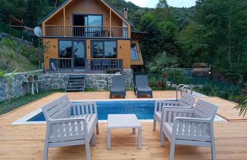 Sapanca Chalet De Ski | TanSuitBungalov