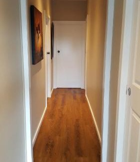 Warners Bay Maison | Tantarra Guest House - Pet Friendly