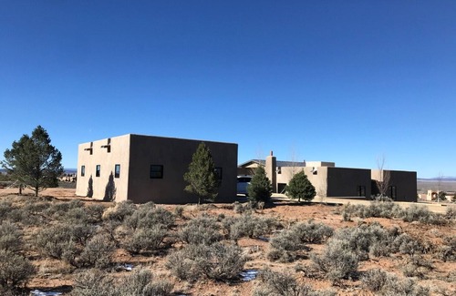 Ranchos De Taos Maison | Taos Country Club 5,000 sqft Guesthouse