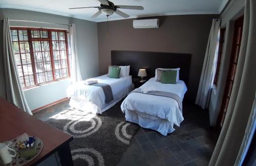 Zeerust Lit Et Petit-Déjeuner | Tapologo Lodge