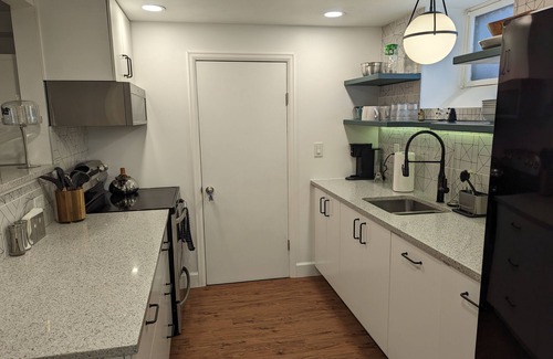 East Colfax Appartement | Tardis: Time travel in a newly renovated 60's inspired pad min. from downtown!