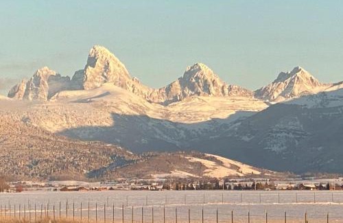 Leigh Creek Estates Maison | Targhee Shadows - Tetons Yellowstone hot tub