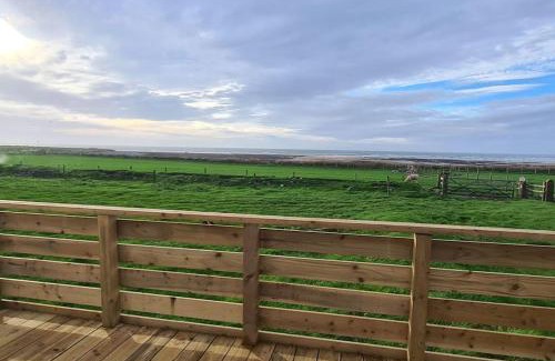 Millom Maison | Tarn Bay Retreat- Sea- Fells- Beach- Views-Farm