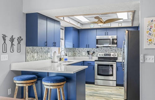 Tarpon Springs Maison | Tarpon Fun'n the Sun Beach Getaway with your own Private Pool