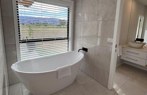 Tarras Maison | Tarras Countryside Retreat - Near Tourist Route