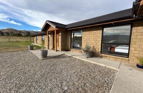 Tarras Maison | Tarras Countryside Retreat - Near Tourist Route
