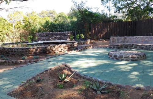 Hoedspruit Maison | TarRoadEnds