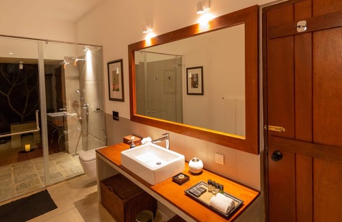 Aturuwella Villa | Taru Villas: The Long House