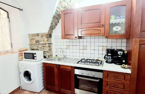 Terzorio Appartement | Séjour romantique dans un ancien village en bord de mer! Wi-Fi