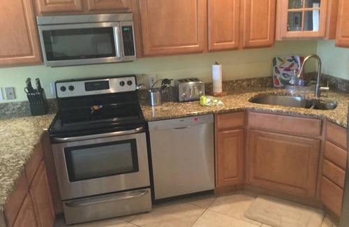 Fort Pierce Copropriété | Bon goût et accueillant une chambre / une salle de bains Ocean Village Condo!