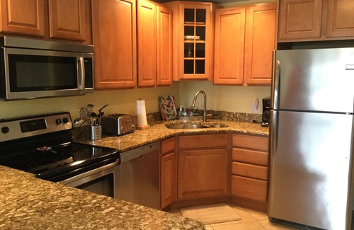 Fort Pierce Copropriété | Bon goût et accueillant une chambre / une salle de bains Ocean Village Condo!