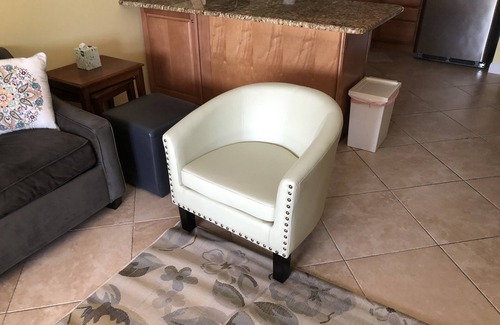 Fort Pierce Copropriété | Bon goût et accueillant une chambre / une salle de bains Ocean Village Condo!