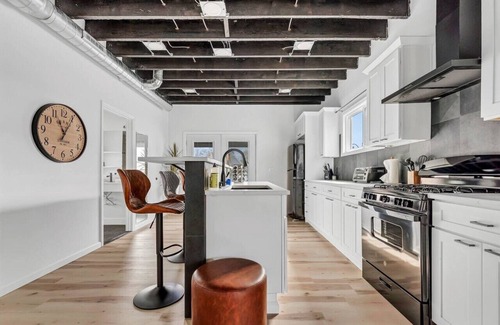Lakeview Maison | Tasteful Full Home Dtown Buffalo