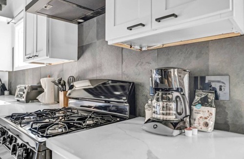 Lakeview Maison | Tasteful Full Home Dtown Buffalo