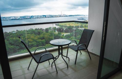 Masai Appartement | Tasteful Marina View 3BR Permas w Balcony Seaview Permas by Our Stay
