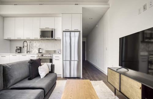 Gallaudet Appartement | Tasteful Union Market 1BR w/ Gym & W/D, steps to Metro, by Blueground