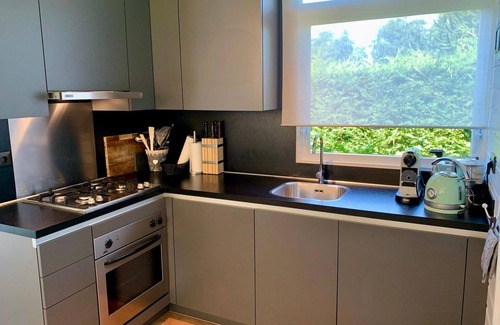 Sint Maartensvlotbrug Maison | Tastefully furnished, detached 4-person bungalow on a generous plot on the popular Eureka bungalow park near the beach, sea, dunes and woods. Free WiFi, washing machine.
