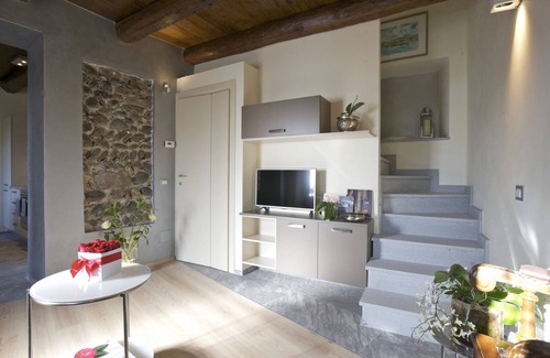 Pallanza Appartement | Appartement de 3 pièces meublé avec goût avec terrasse et balcon
