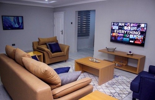 Ibadan Maison | Tastefully furnished home in quiet, secure and accessible community in Bodija A2