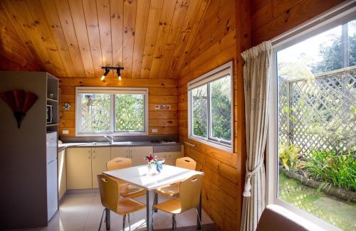 Hahei Cabine | Tatahi Lodge Beach Resort