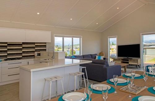 Whitianga Maison | Tattletails Rest - Whitianga Holiday House