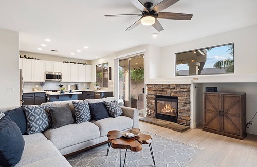 Tatum Highlands Maison | Tatum Highlands - Dog Friendly! Modern home w/Gym