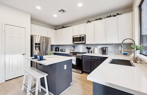 Tatum Highlands Maison | Tatum Highlands - Dog Friendly! Modern home w/Gym