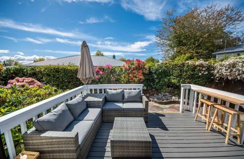 Hilltop Maison | Taupo Gem - Cozy & Private retreat