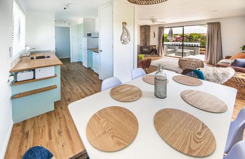 Hilltop Maison | Taupo Gem - Cozy & Private retreat