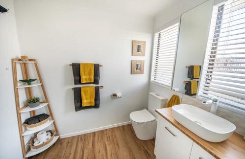 Hilltop Maison | Taupo Gem - Cozy & Private retreat